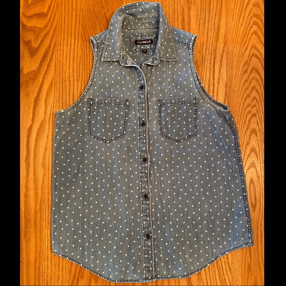 NWOT XS Express Jean Blouse w• Hearts 💙✨